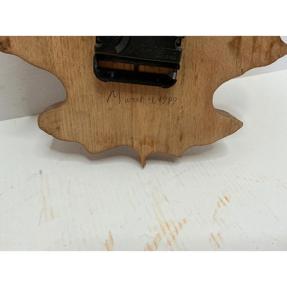 Vintage 1989 Maple Leaf Wall Clock Wood Gloss Cabin Decor 11in Rustic Works